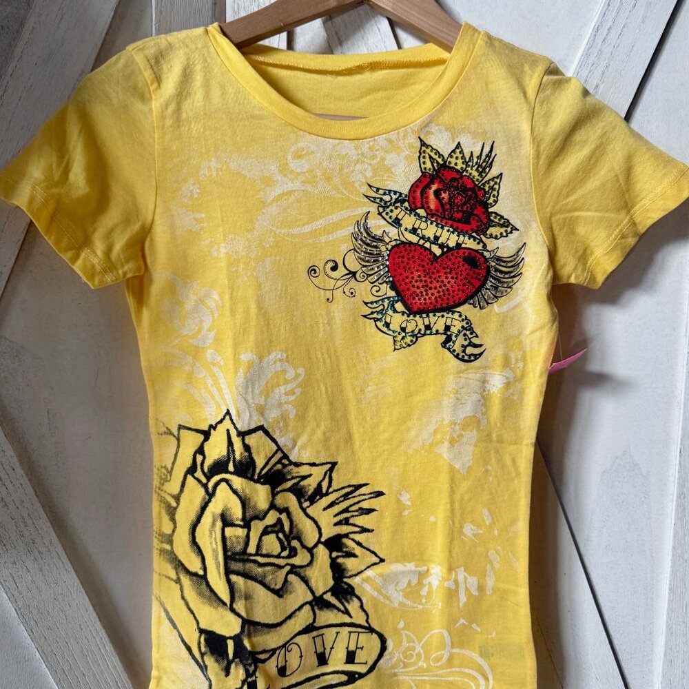 NWOT Vocal Apparel Womens Crystal Yellow Heart Wings TRUE LOVE T Shirt S